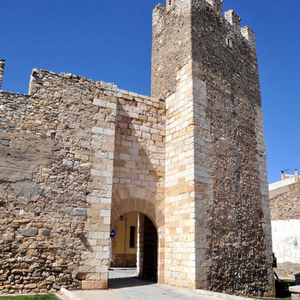 Montblanc.- Portal del Castlà, era la porta que utilitzaven els comtes-reis de la Corona d’Aragó per entrar a la ciutat (3/2014)