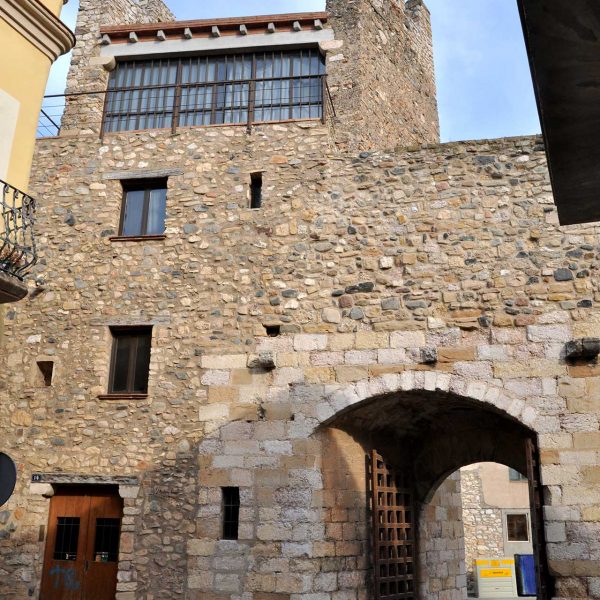 Montblanc.- Portal del Castlà, era la porta que utilitzaven els comtes-reis de la Corona d’Aragó per entrar a la ciutat (3/2014)