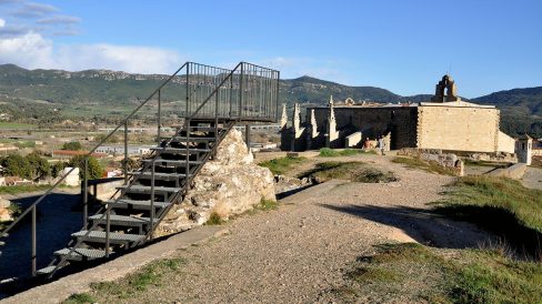 Montblanc.- Tossal ibèric del Pla de Santa Bàrbara ocupat per la tribu dels Cossetans entre el S. IV a II aC. format per petites cases i sitges (3/2014)