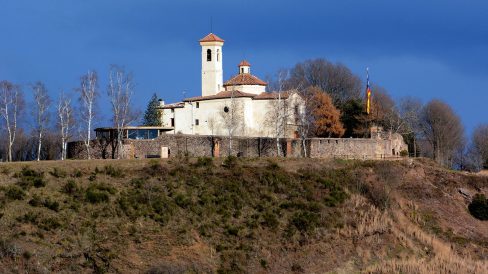 Olot.- Capella de Sant Francesc, construïda per Gabriel Galan en virtut de la guarició de la pesta dels anys 1629-30. Fou reedificada l'any 1817 (12/2017)