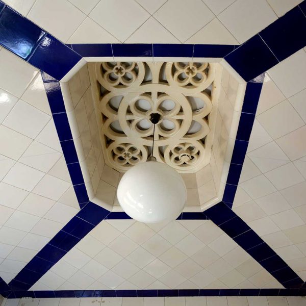 Olot.- Torre Malagrida d'estil eclèctic dels anys 1920/22. Sostre de la cuina (6/2017)