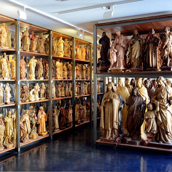 Olot.- Museu dels Sants. Sales amb models d'imatgeria religiosa que compten amb una tradició de més de cent anys (1/2017)