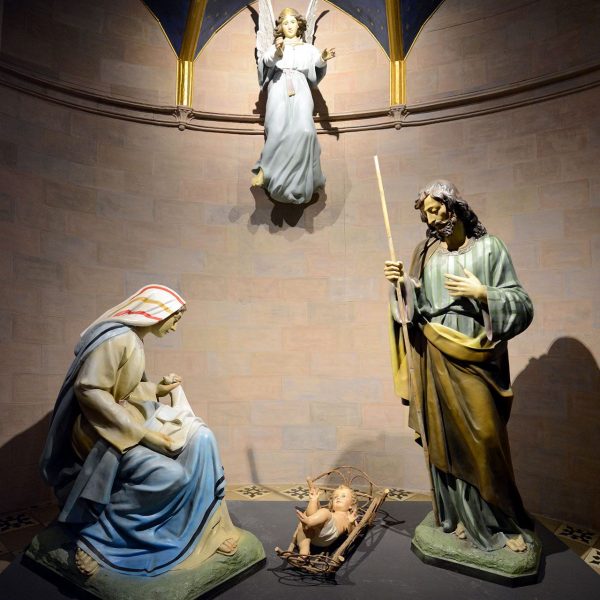 Olot.- Museu dels Sants. Capella de la Casa de Marian Vayreda dins el conjunt de la fàbrica "El Arte Cristiano" i vivenda particular (1/2017)