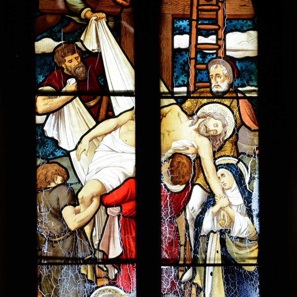 Olot.- Museu dels Sants. Finestra vidriada de la capella de la Casa de Marian Vayreda (1/2017)