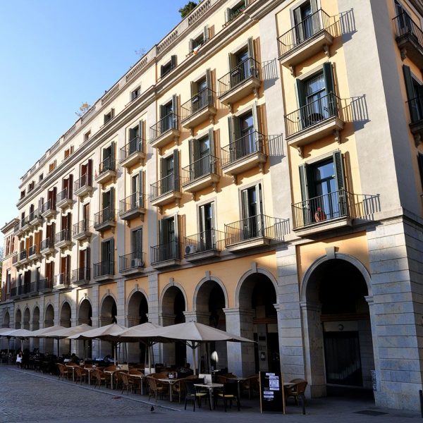 Girona.- Plaça de l'Independència (11/2013)