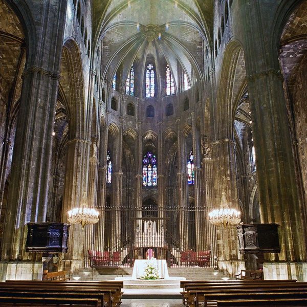 Girona.-Catedral de Santa Maria. Tram de l’església iniciada l’any 1312 i acabada el 1347 que constava de tres naus deambulatori i nou capelles (11/2002)