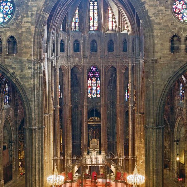 Girona.-Catedral de Santa Maria. Tram de la nau central l’església iniciada l’any 1312 i acabada el 1347 que constava de tres naus (11/2002)