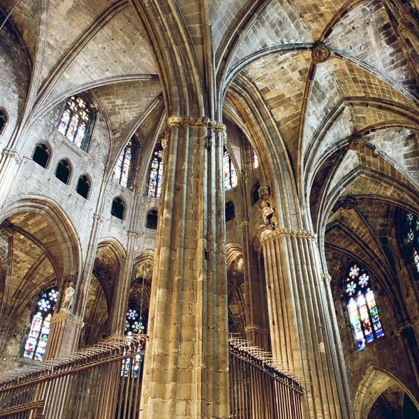 Girona.- Catedral de Santa Maria. Coberta de la capçalera i deambulatori de tres naus (11/2002)