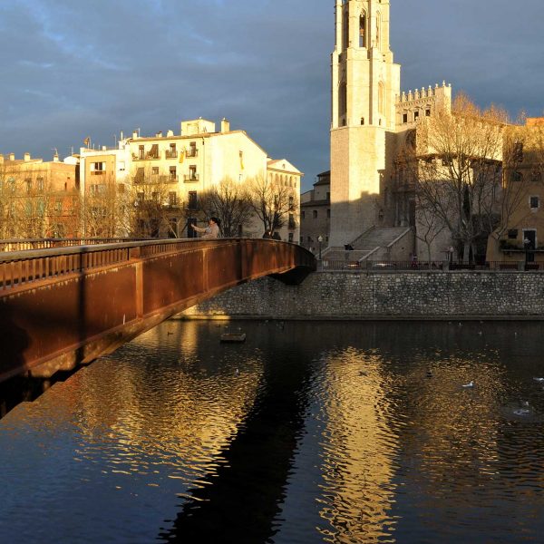 Girona.- Església de Sant Feliu documentada en l’any 882 es d’origen romànic dels S, XII/XIII però l’edifici actual es gòtic del S. XIV (1/2014)