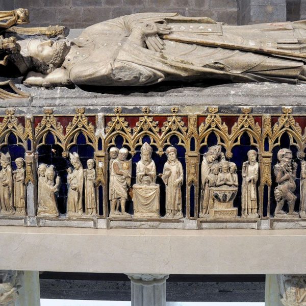 Girona.- Església gòtica de Sant Feliu, S. XIV. Sepulcre gòtic d’alabastre de Sant Narcís de Joan de Tournat del 1328 (11/2013)