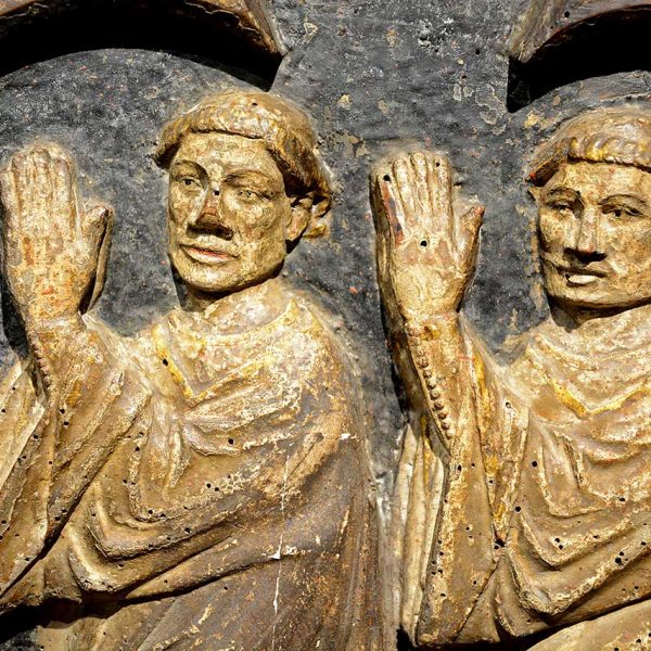 Girona.- Església gòtica de Sant Feliu, S. XIV. Detalls de les figures de la tapa del sepulcre de Sant Narcís, S. XIV (Museu d’Art de Girona) (1/2017)