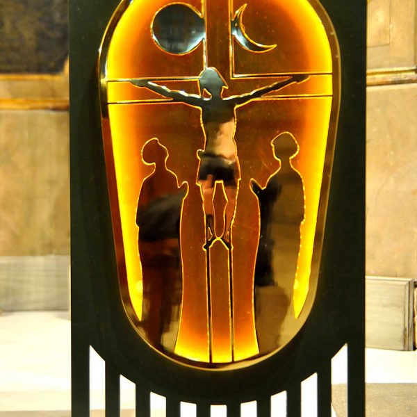 Girona.- Església barroca del convent del Carme del 1726. Faristol de la Capella del Santíssim (12/2013)