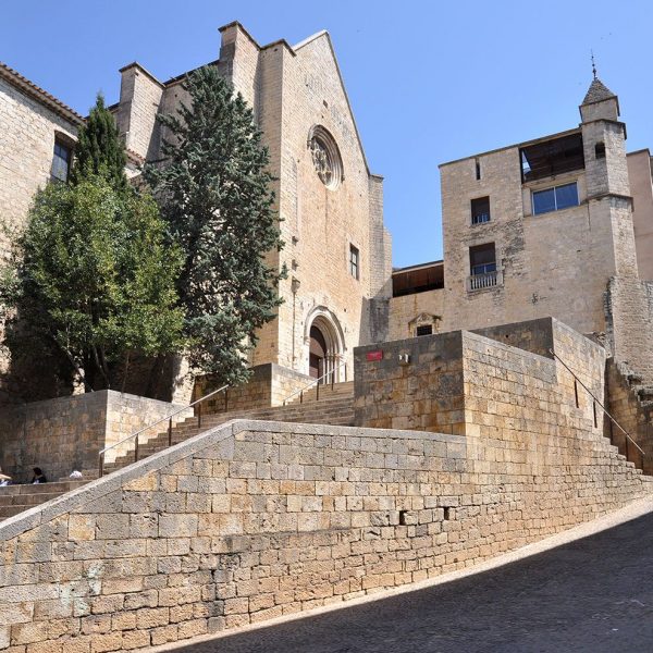 Girona.- Convent de Sant Domènec, S. XIV. Després de la desamortització va quedar abandonat i convertit en caserna. Actualment es un recinte universitari (5/2014)