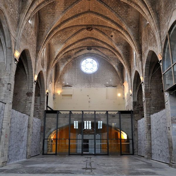 Girona.- Església del Convent de Sant Domènec, d’estil gòtic/barroc del 1339. Consta d’una sola nau amb capelles laterals (12/2013)