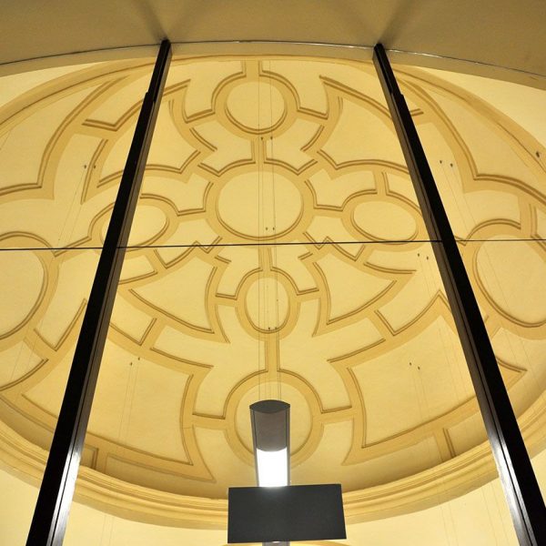 Girona.- Església barroca de Sant Josep. Cúpula de l’església que aixopluga els serveis administratius de l’Arxiu Històric de Girona (11/2013)