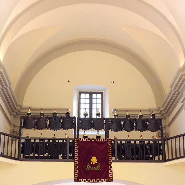 Girona.- Església barroca de Sant Lluc, S. XVIII. (Seu dels Manaies) Consta d’una sola nau, creuer i cúpula circular. Vista del fons de la nau (11/2016)