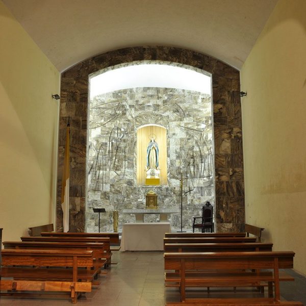 Girona.-Església de Sant Martí Sacosta d'estil barroc, S. XVI. Vista de la capella de la Immaculada Concepció (4/2014)