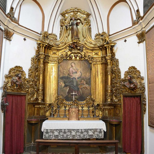 Girona.- Palau Episcopal, d'estil romànic/gòtic. Capella del S. XVIII (1/2017)