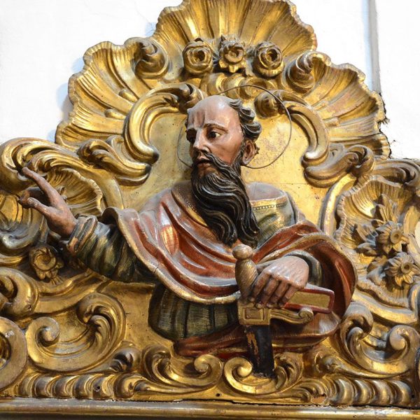 Girona.- Palau Episcopal, d'estil romànic/gòtic. Lateral del retaule de la capella del S. XVIII (1/2017)