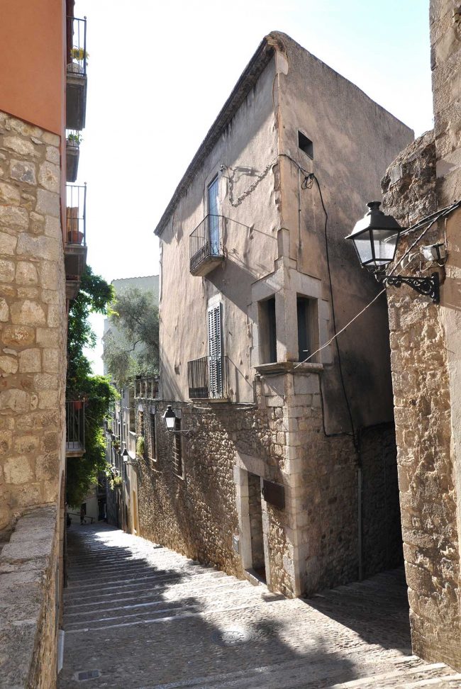 Girona.- Casa Cúndaro. Era una casa jueva convertida en casa rural (11/2013)