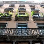 Girona.- Casa Pol, d'estil neoclàssic/romàntic del S,. XIX. Consta de planta baixa i quatre pisos, l'últim afegit posteriorment (2/2014)