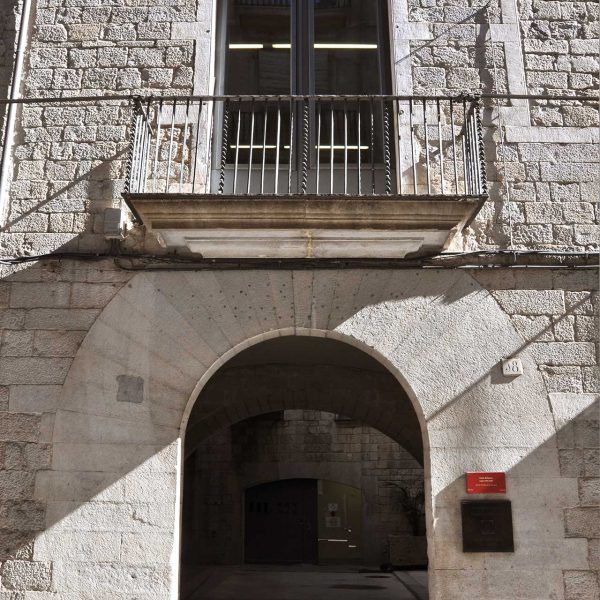 Girona.- Casa Solterra, obra popular dels S. XVII/XVIII on hi han ubicats els serveis de Cultura de la Generalitat (3/2014)