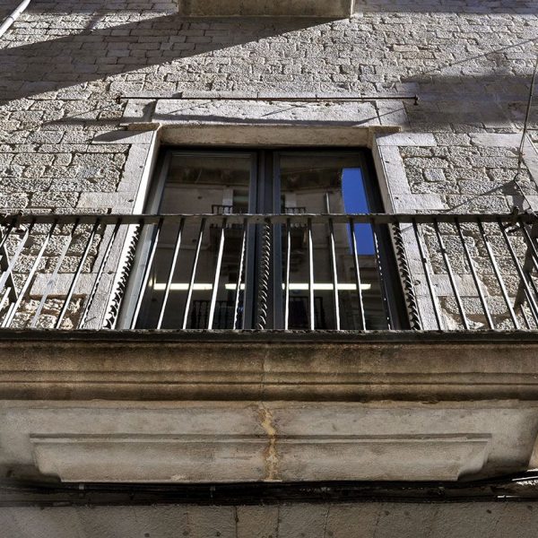 Girona.- Casa Solterra, obra popular dels S. XVII/XVIII on hi han ubicats els serveis de Cultura de la Generalitat (3/2014)