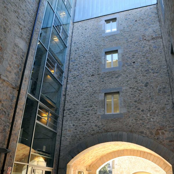 Girona.- Hospital de Santa Caterina Part posterior de l'edifici que des del 2004 pertany als serveis territorials de la Generalitat (2/2014)