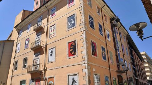 Girona.- Museu del Cinema Tomàs Mallol. Edifici construït com dipòsit d’aigua i que una vegada en desús va passar a albergar el Museu (5/2014)