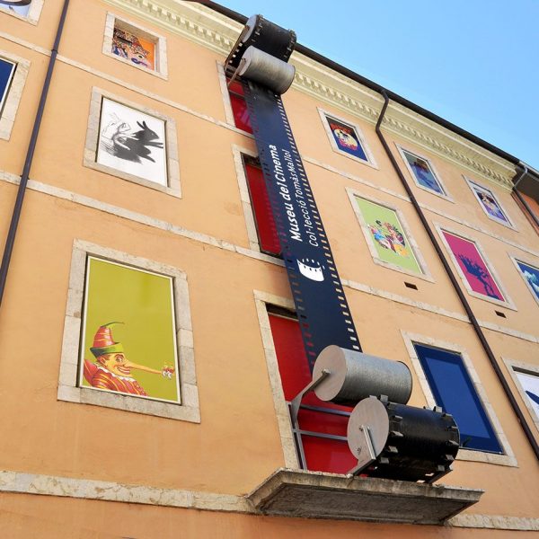 Girona.- Museu del Cinema Tomàs Mallol. Mostra una col·lecció reunida pel Sr. Mallol de màquines i altres elements relacionats amb el cinema (5/2014)