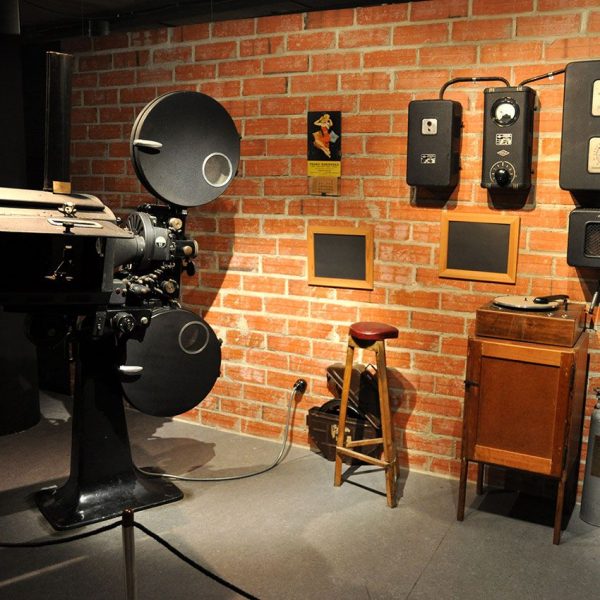 Girona.- Museu del Cinema Tomàs Mallol. Mostra una col·lecció reunida pel Sr. Mallol de màquines i altres elements relacionats amb el cinema (5/2014)