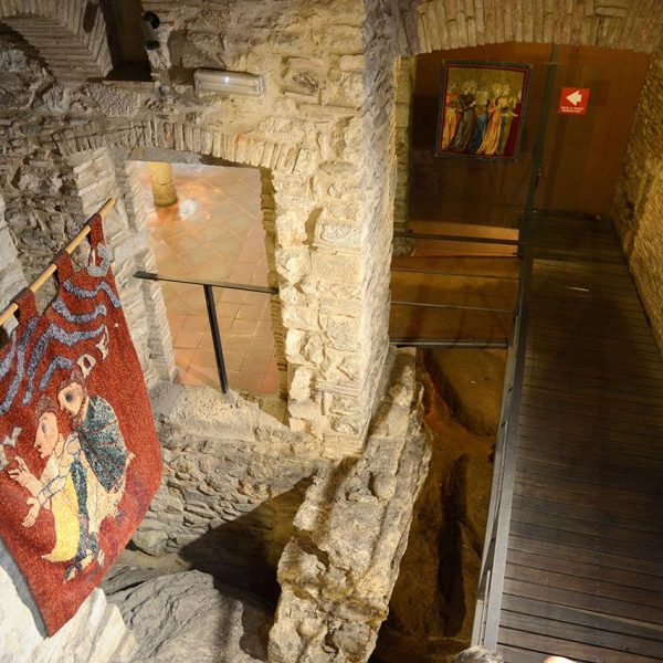 Girona.- Museu d’Història dels Jueus situat al Centre Bonastruç ça Porta. Restes de l’última sinagoga de Girona (7/2018)