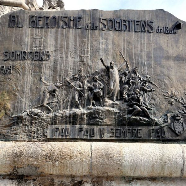 Girona.- Monument als Herois dels setges de 1808/1809. Placa de bronze recordant els fets dels defensors de Girona durant la guerra del Francès (1/2014)