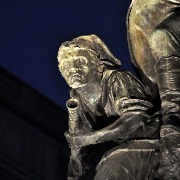 Girona.- Monument al herois del 1808/1809 a la Plaça Independència que consta d’un grup de defensors de Girona durant la guerra del Francès (11/2013)
