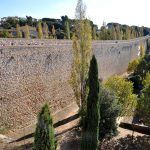 Girona.- Muralla que envolta la ciutat a través d'un conjunt defensiu de torres, baluards portals etc. (11/2013)