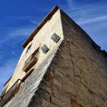 Girona.- Porta Rufina, de planta quadradada atalussada d'origen romà i que guarda al seu interior la portalada romana (12/2013)