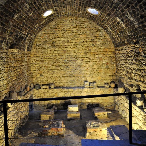 Girona.- Banys Àrabs d’ època romànica del 1194. Zona del Tepidarium o aigua tèbia