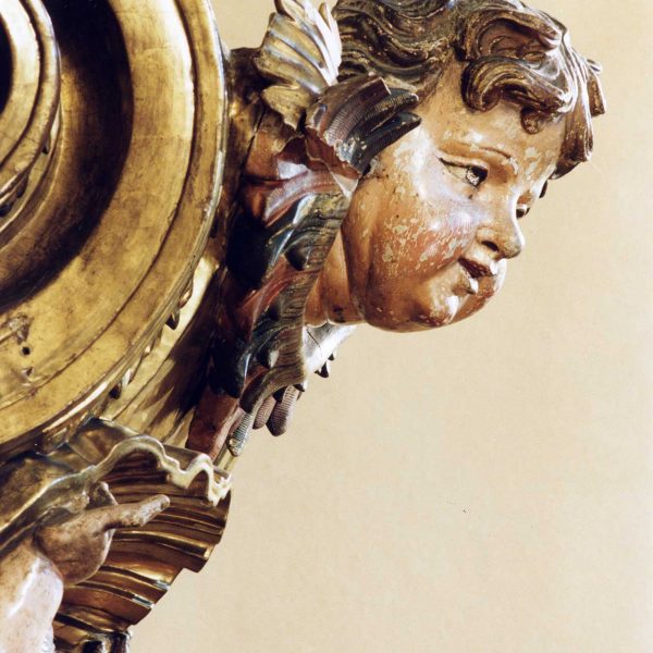 Vic.- Església barroca del Convent de Santa Teresa que consta d'una sola nau. Detall del retaule barroc atribuït a Pau Costa (8/2000)