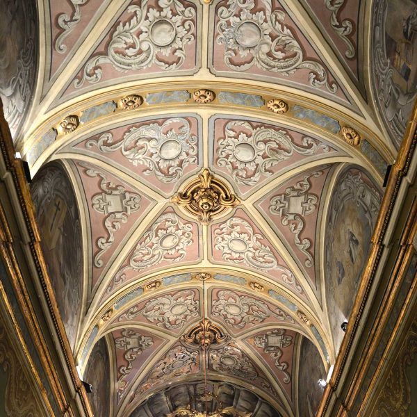 Vic.- Casa natal de Sant Miquel dels Sants i capella del S. XVIII. Sostre de volta amb llunetes (7/2018)