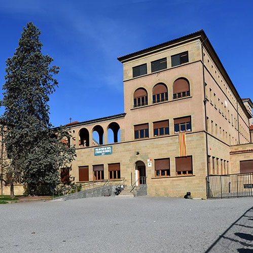 Vic.- Seminari Conciliar es un edifici en forma de creu que consta de planta baixa i dos pisos. Es va construir entre 1944/1947 per acollir els seminaristes de la diòcesi (2/2020)