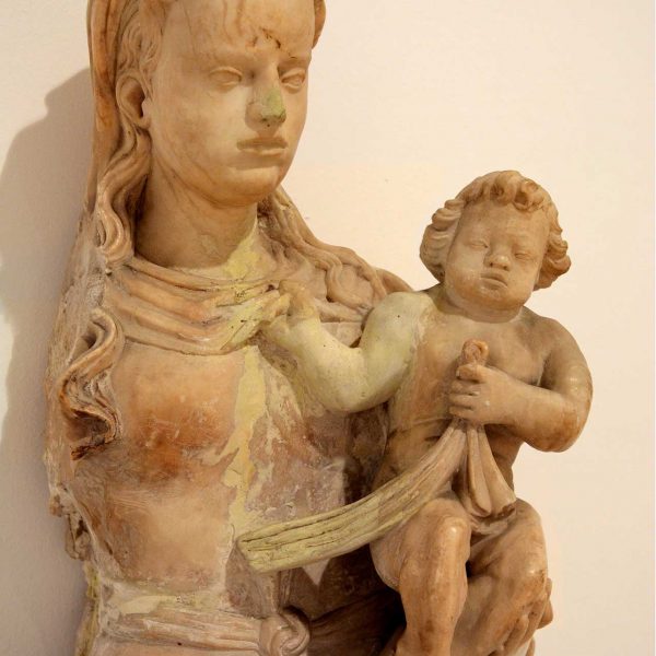 Vic.- Seminari Conciliar. Detall de la Mare de Déu procedent del Seminari (Museu Episcopal de Vic) (9/2017)