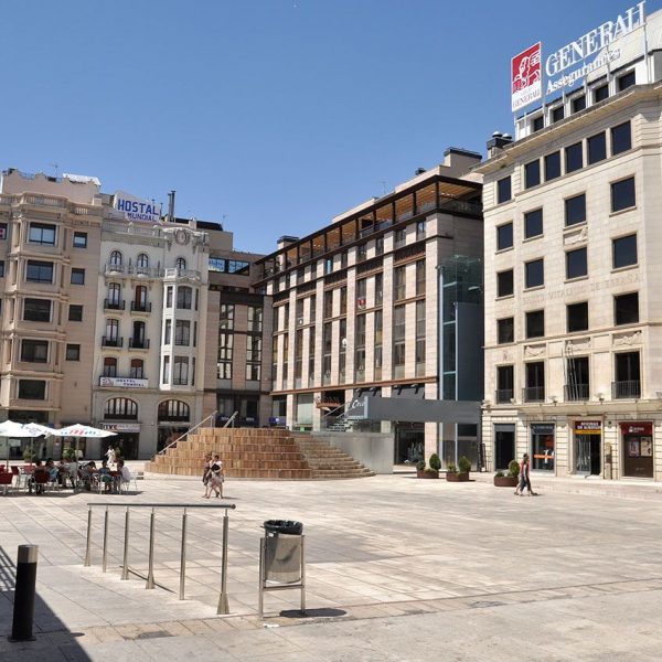 Lleida.- Plaça de Sant Joan (7/2011)