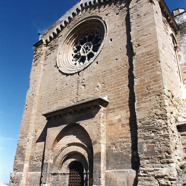 Lleida.- Seu Vella, S. XII a XV d’estil romànic i gòtic. Porta de Sant Berenguer, S. XII amb arquivoltes, apuntada l'exterior i de mig punt les interiors (5/2000)