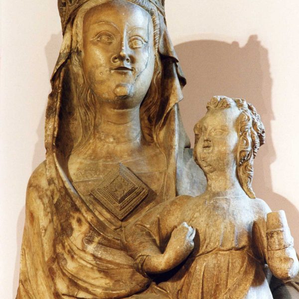 Lleida.- Església de Sant Llorenç, S. XII d'estils romànic i gòtic. Detall de l'escultura gòtica d'alabastre policromat obra de l'entorn de Bartomeu de Robió (5/2000)