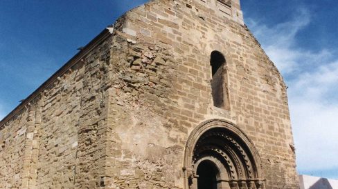 Lleida.- Església romànica de Sant Martí, S. XIII. Destaca la portalada traslladada de la parròquia del Tormillo de Osca (5/2000)