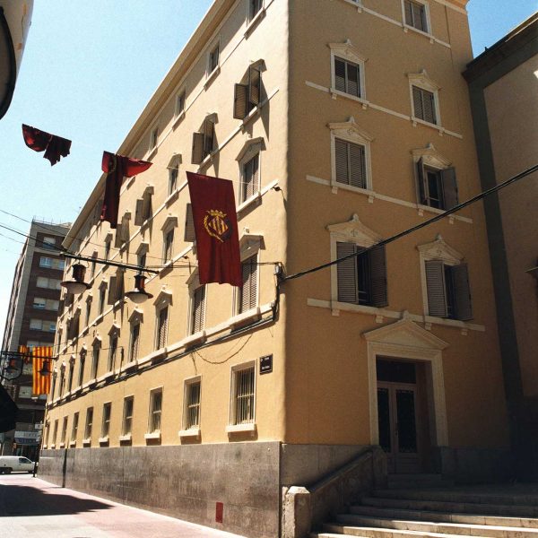 Lleida.- Església i comunitat Cor de Maria que va funcionar com col·legi fins als voltants de l'any 2000 (5/2000)