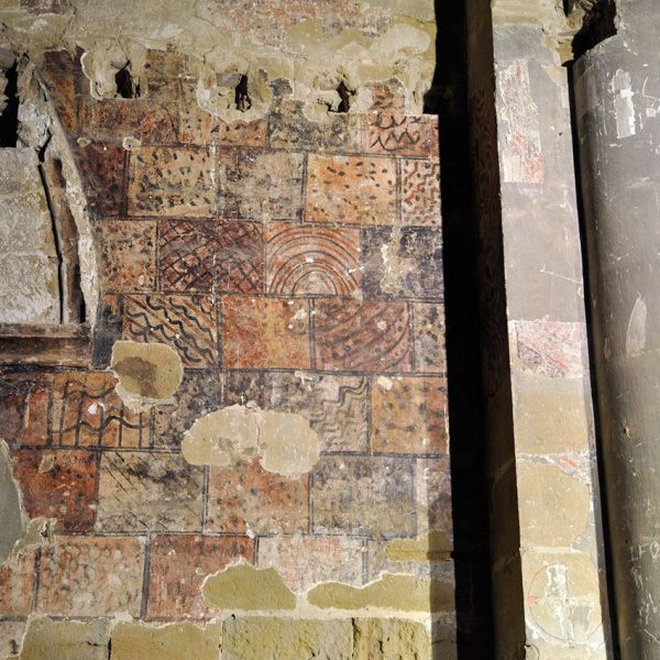 Lleida.- Església romànica de Santa Maria del castell, S. XII. Algunes pintures murals del S. XIII que s'han conservat fins avui dia (5/2010)