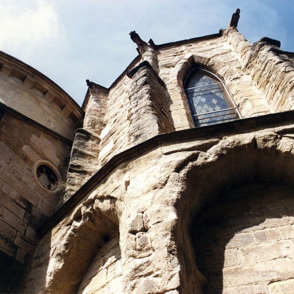 Lleida.- Església de Sant Llorenç, S. XII d'estils romànic i gòtic de tres absis el central romànic semicircular i els laterals poligonals del S. XIV (5/2000)