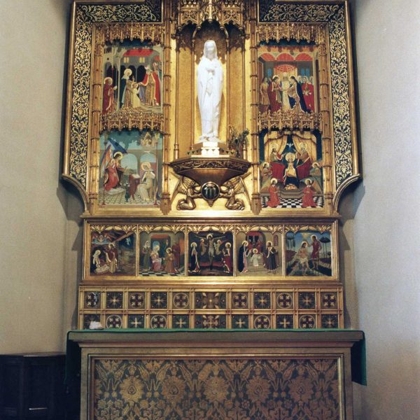 Lleida.- Palau Episcopal. Retaule de la capella presidit per la Verge amb quatre escenes de la vida de la Mare de Déu i de cinc de Jesús a la predel·la (4/2000)