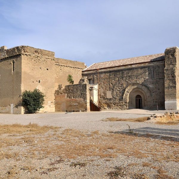 Lleida.- El castell de Gardeny i l'església de Santa Maria formen un conjunt emmurallat del que fou una de les principals ordres del Temple (7/2011)